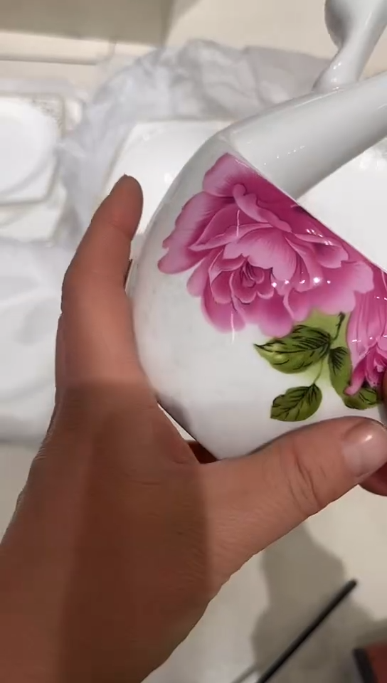 骨瓷天鹅隆达骨瓷