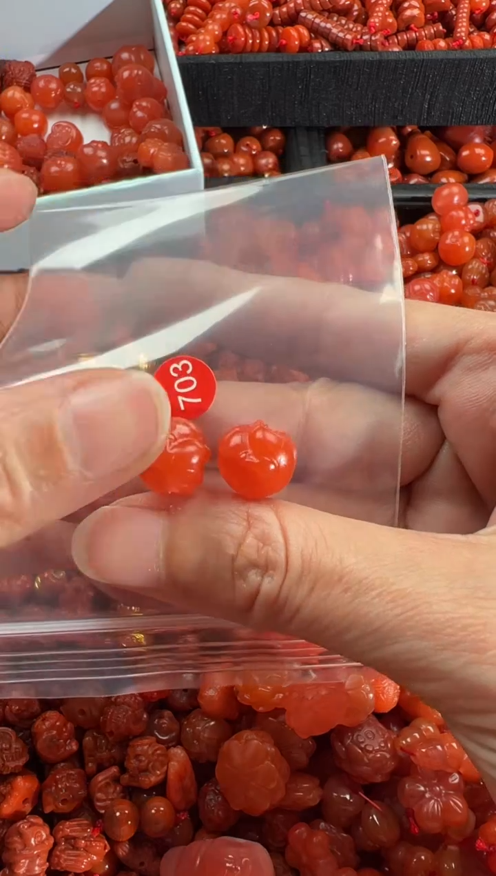 【闪购商品】南红玛瑙颈饰未镶嵌1