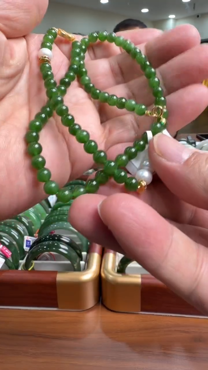 颈饰未镶嵌和田玉项链