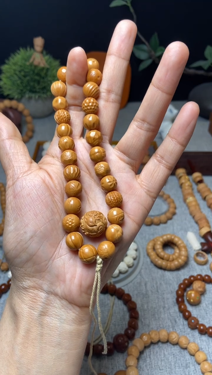 【闪购商品】猴头核桃吊坠多宝10大+手持/花丛九尾狐