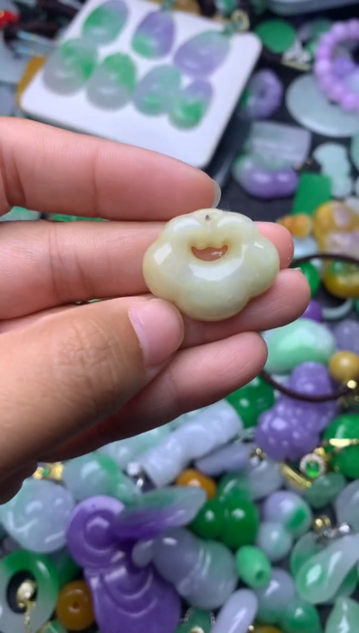 颈饰未镶嵌翡翠缅甸翡翠吊坠