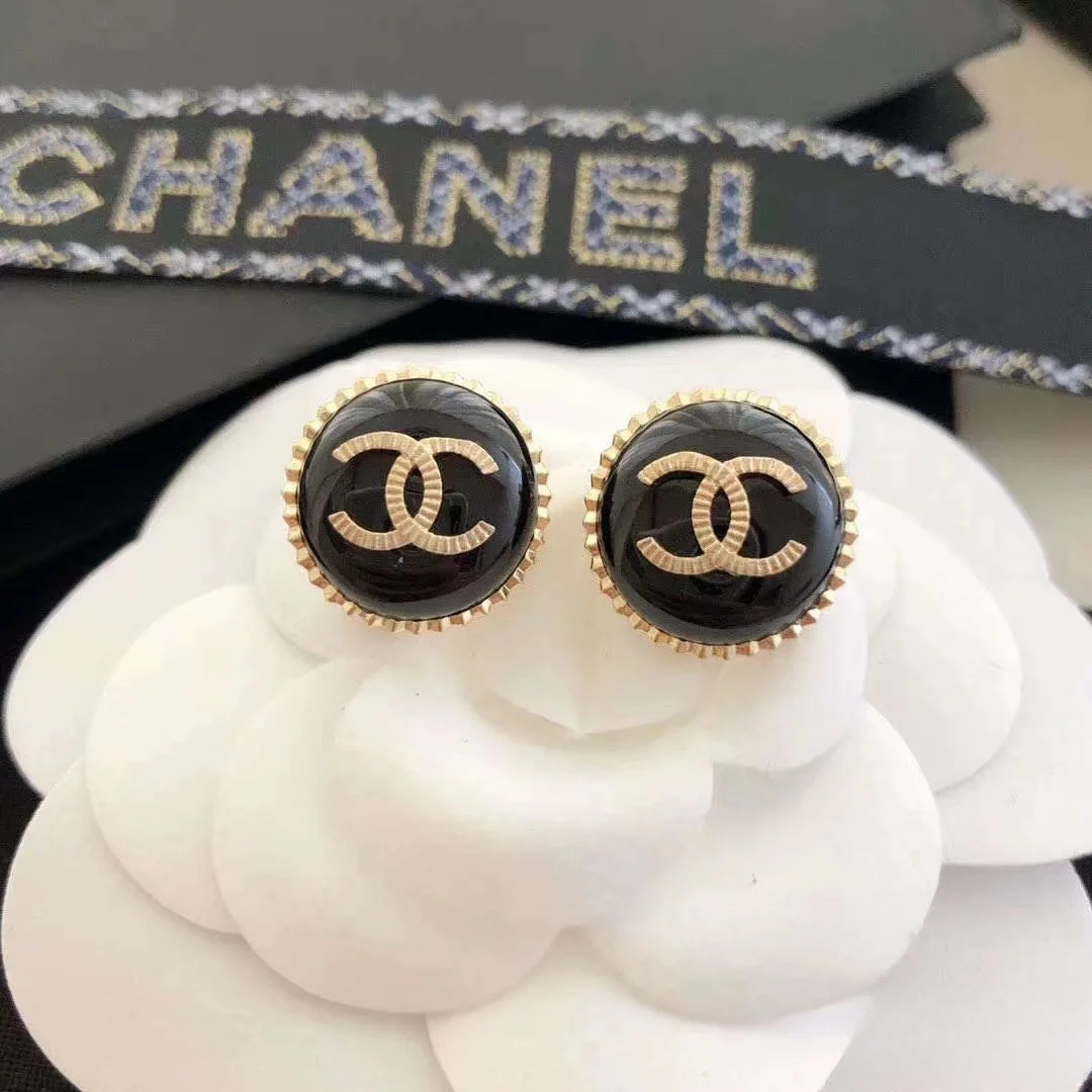 未使用 Chanel/香奈儿 时尚双C琉璃圆形纽扣耳钉20V/AE0192