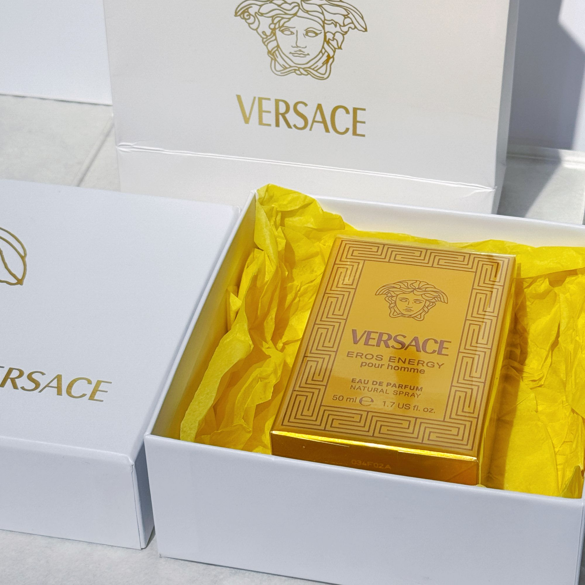 【节日礼物】VERSACE/范思哲炽爱之水香水50ml（柑橘调）