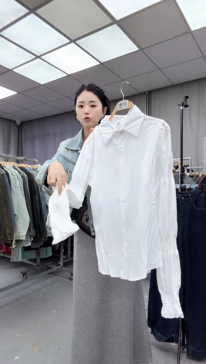 大哥家漂亮衣服漂亮颜色