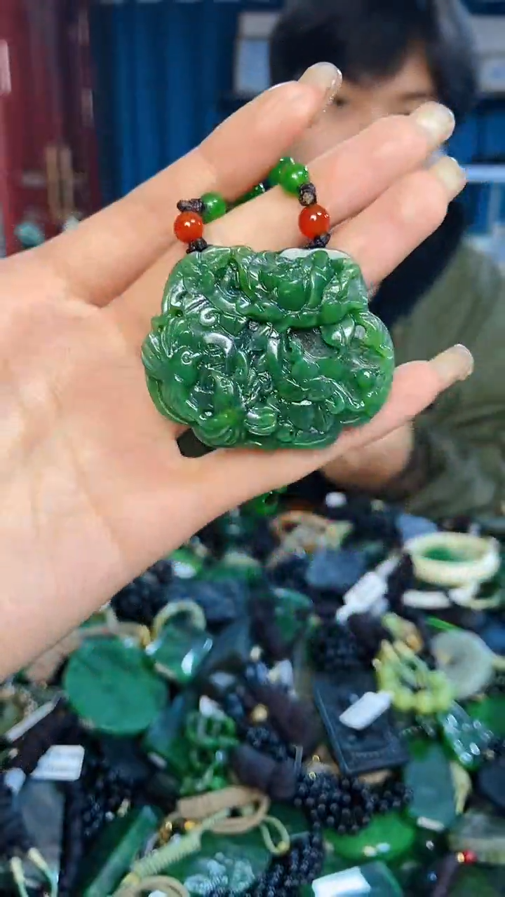 未镶嵌和田玉挂件1