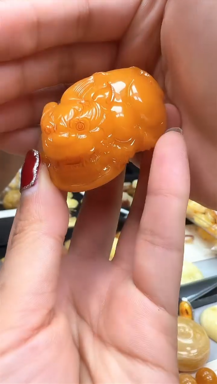 【闪购商品】琥珀裸石未镶嵌挂坠