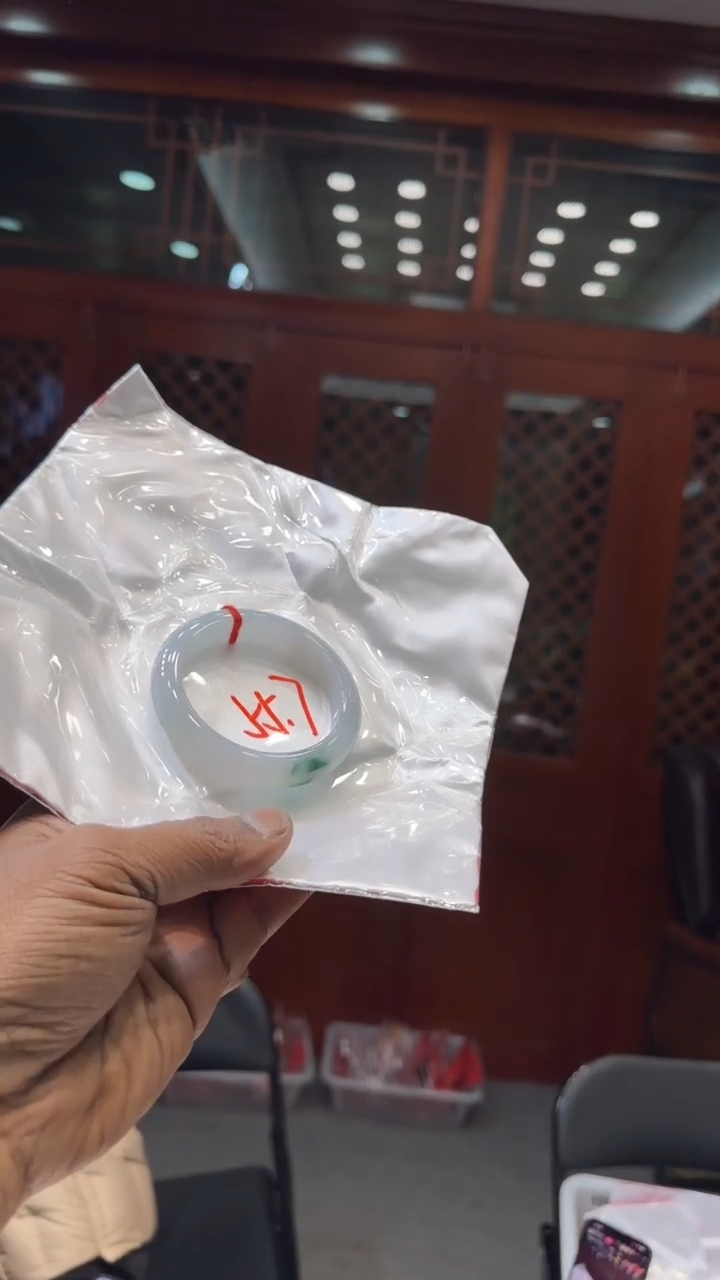 【闪购商品】翡翠手镯未镶嵌手镯