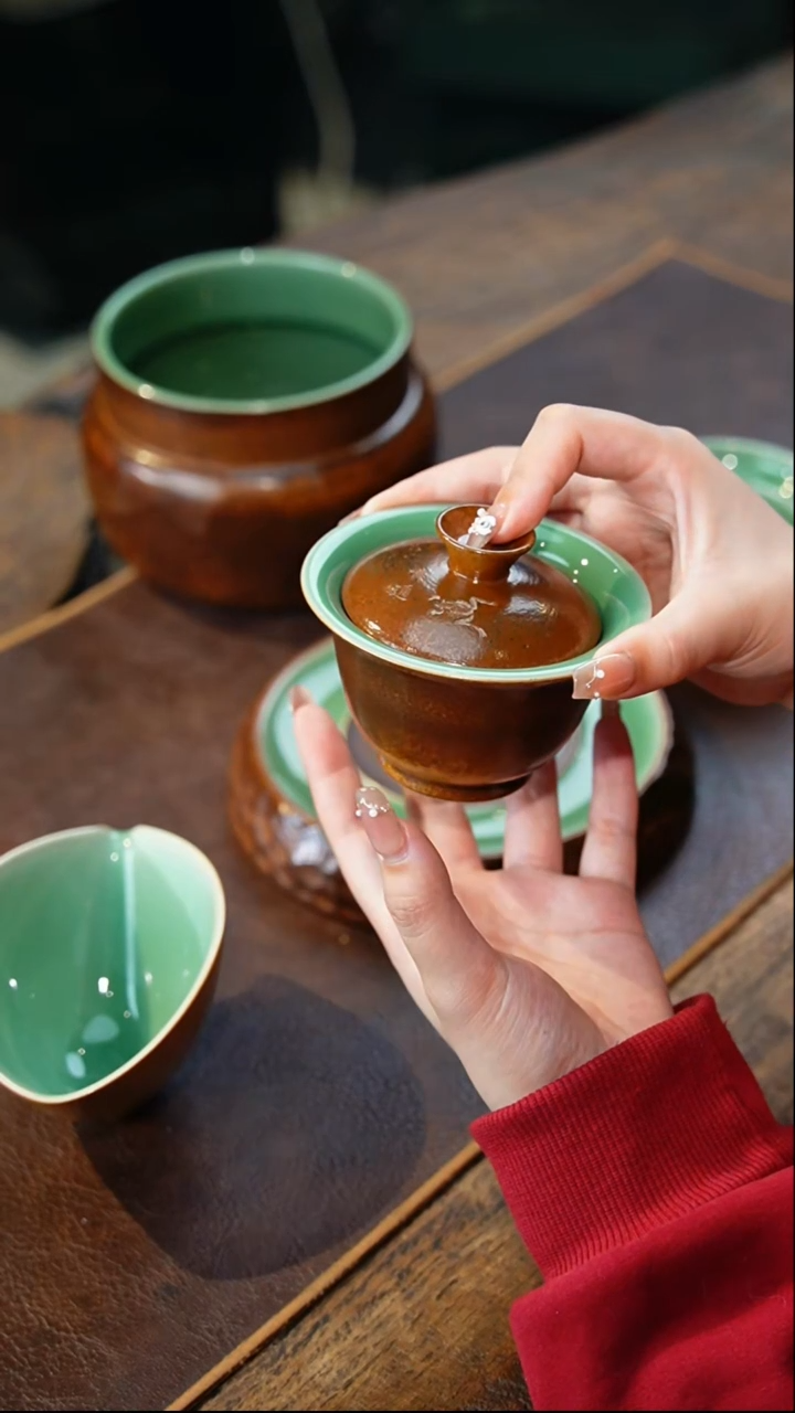 【闪购商品】瓷片陈蓉蓉 草木灰双釉盖碗
