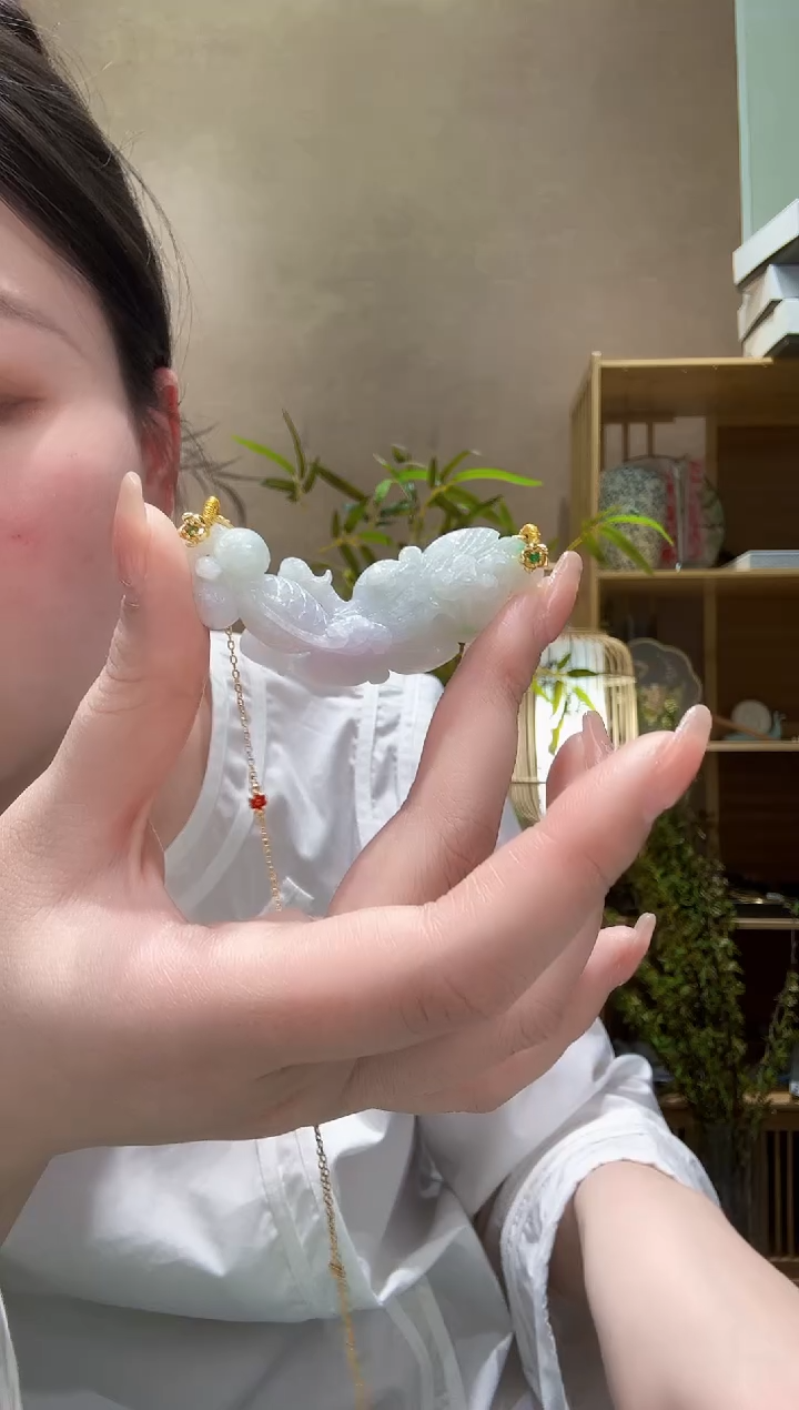 翡翠未镶嵌颈饰吊坠