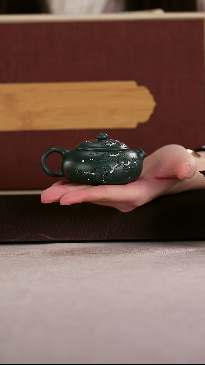 茶壶紫砂翡翠绿泥精工梅花本色堆绘扁西施