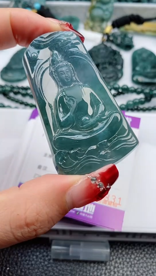 【闪购商品】翡翠颈饰未镶嵌            