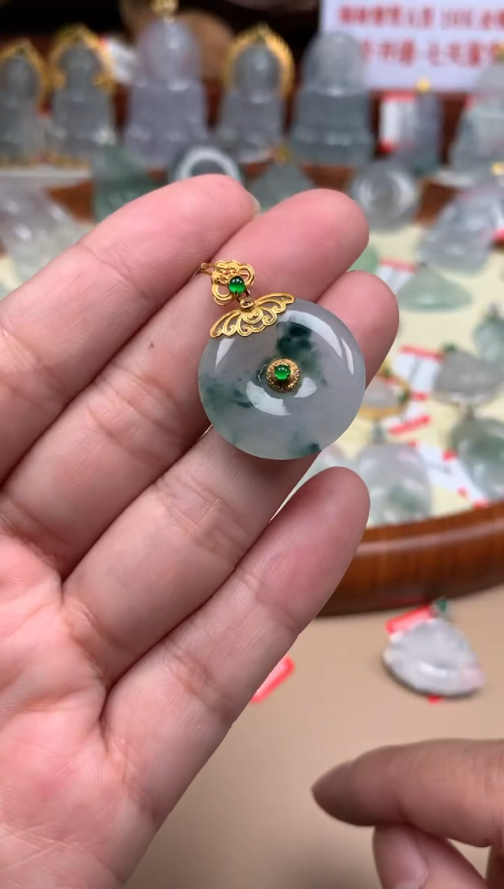 【闪购商品】翡翠颈饰18K金镶嵌平安扣