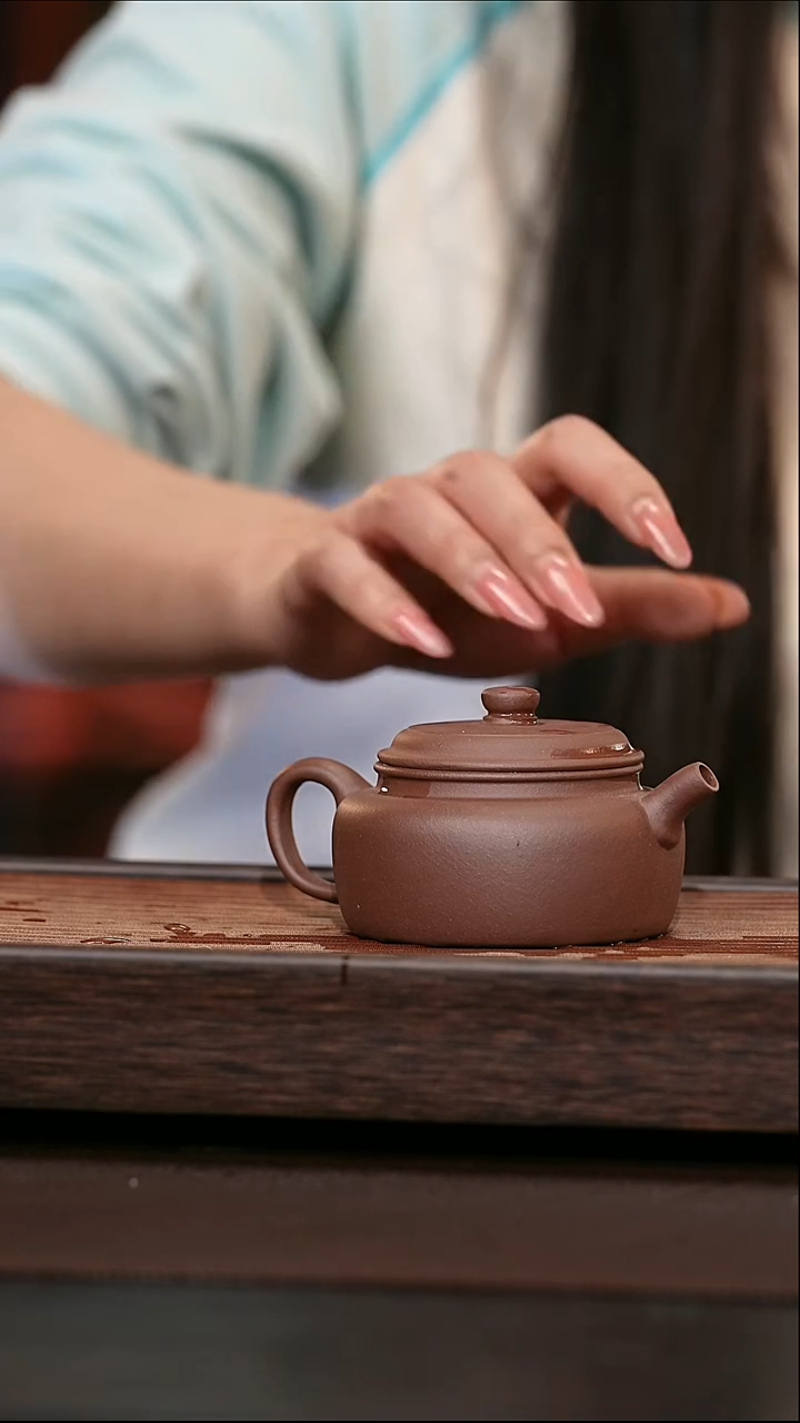 茶壶紫砂宜兴原矿紫砂壶  弯嘴德中  150cc  