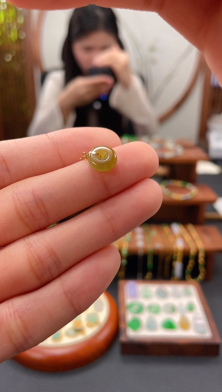 【闪购商品】翡翠吊坠(不含链)18K金镶嵌一个  JK323