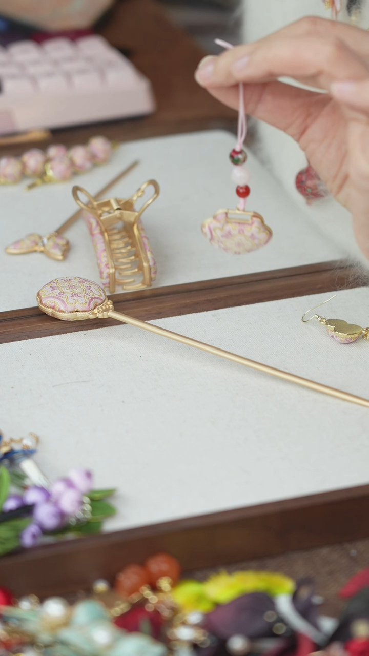 刺绣闪购纯手工非遗国风饰品