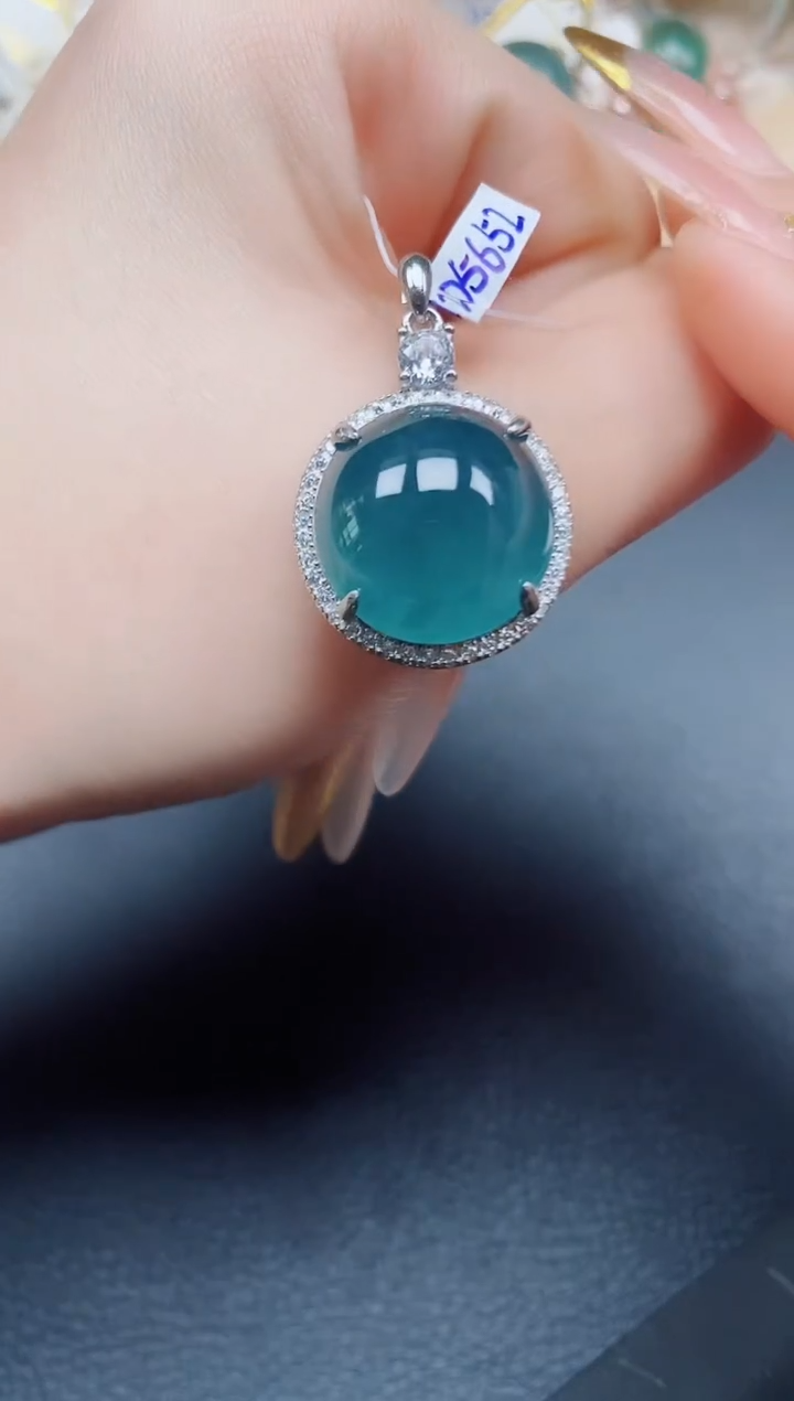 【闪购商品】翡翠吊坠(赠链)银S925镶嵌翡翠