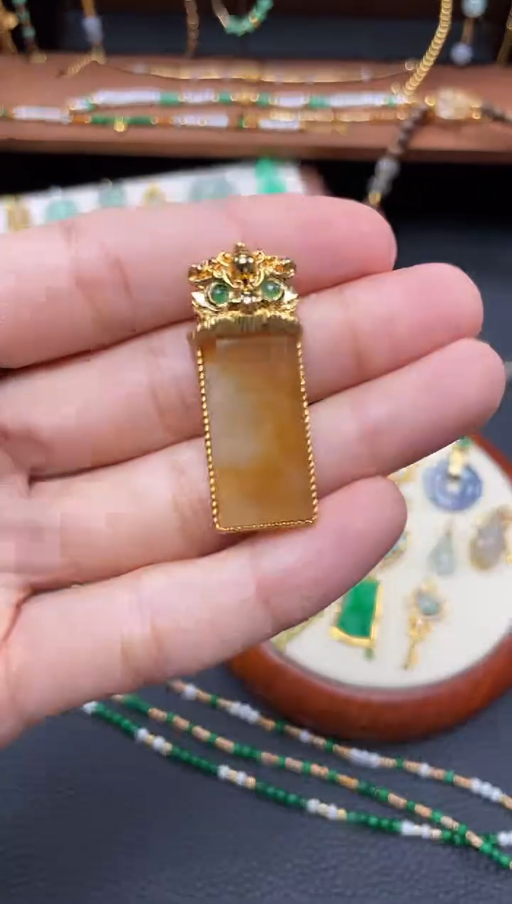 【闪购商品】翡翠吊坠(不含链)18K金镶嵌一个  JK433