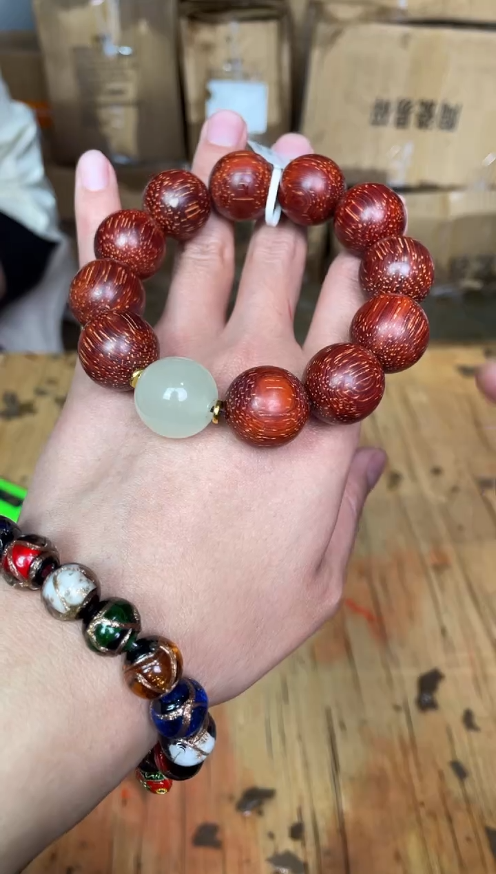 木质非金属捧月文创福利闪购商品无礼盒