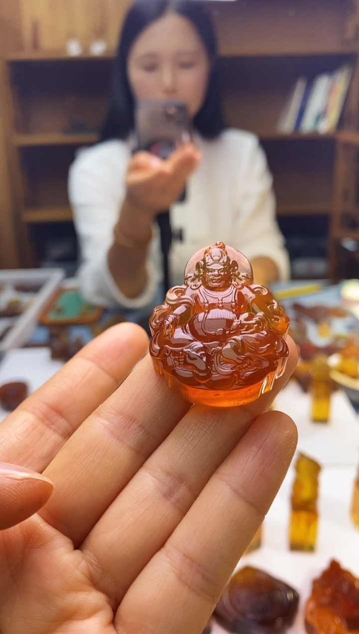 琥珀颈饰未镶嵌SN63-162（黄财神）带纹