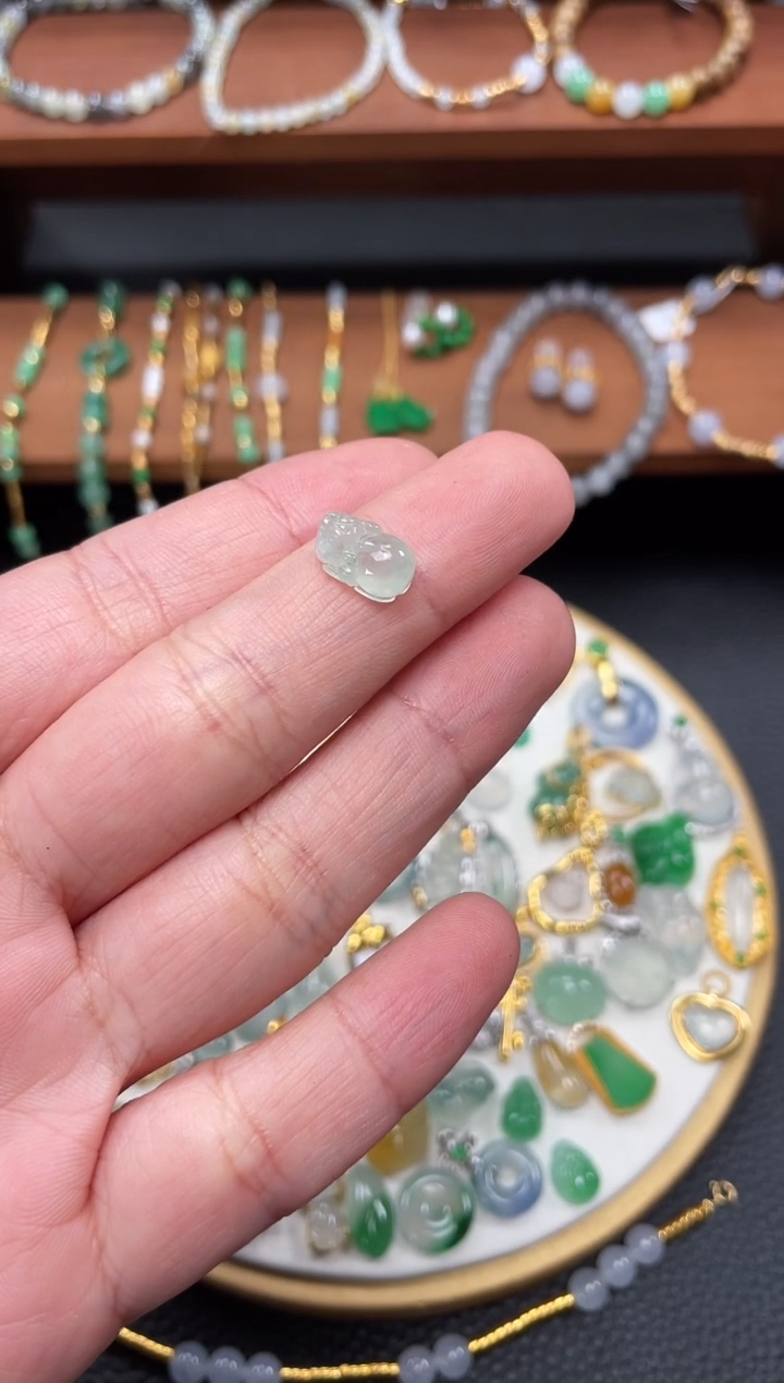 【闪购商品】翡翠吊坠(不含链)18K金镶嵌一个  JK323