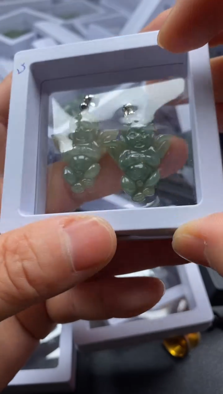 【闪购商品】翡翠吊坠(不含链)未镶嵌40375