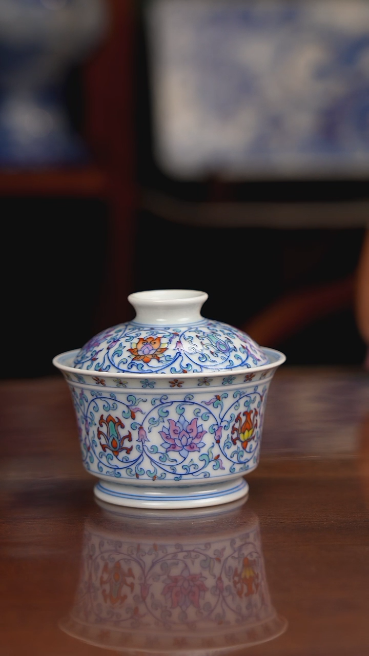 空山明月新派斗彩