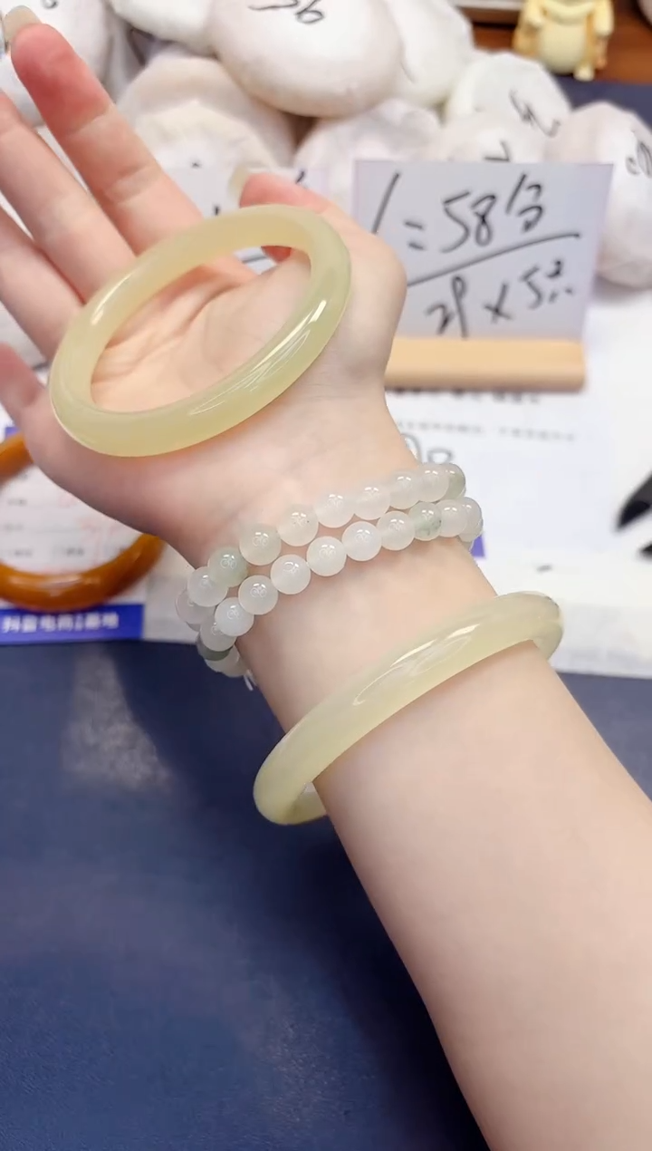 石英质玉手镯未镶嵌474-美人条晴水-圈口59