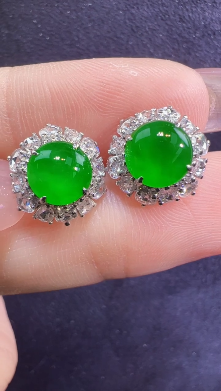 翡翠18K金镶嵌耳饰蛋面耳钉