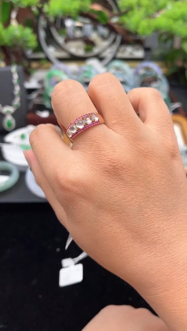 18K金镶嵌戒指翡翠戒指