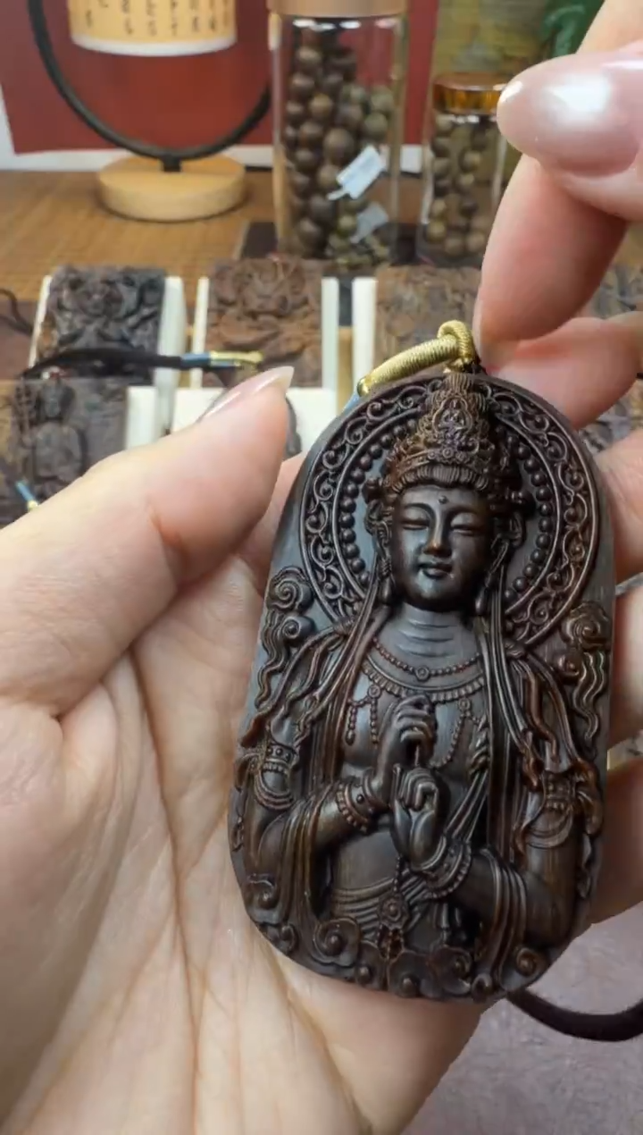 木木雕款 芽庄  合十观音 7cm 送养香瓶