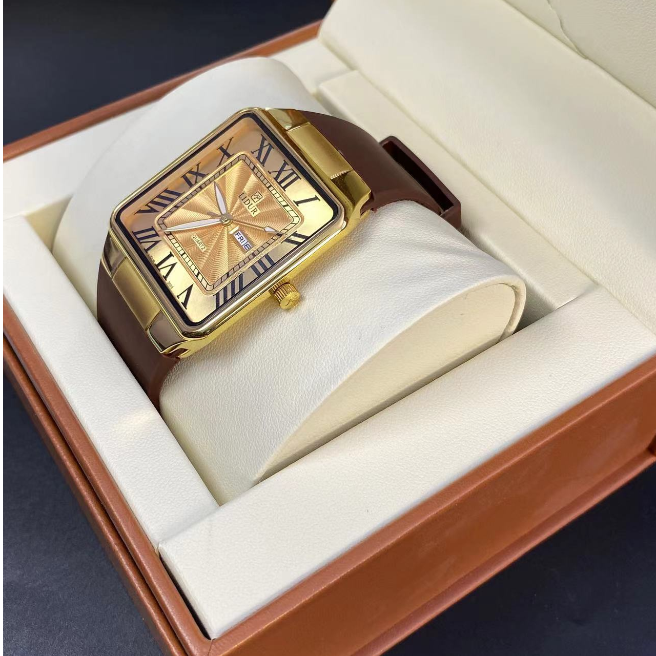 全新正品进口机芯罗马刻度方形酒桶型超薄双历男士防水石英腕表