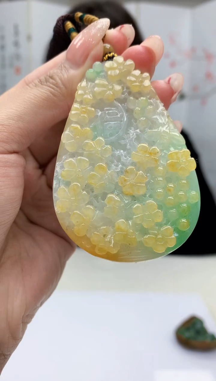 【闪购商品】定制翡翠未镶嵌4829MM-毛货挂件80