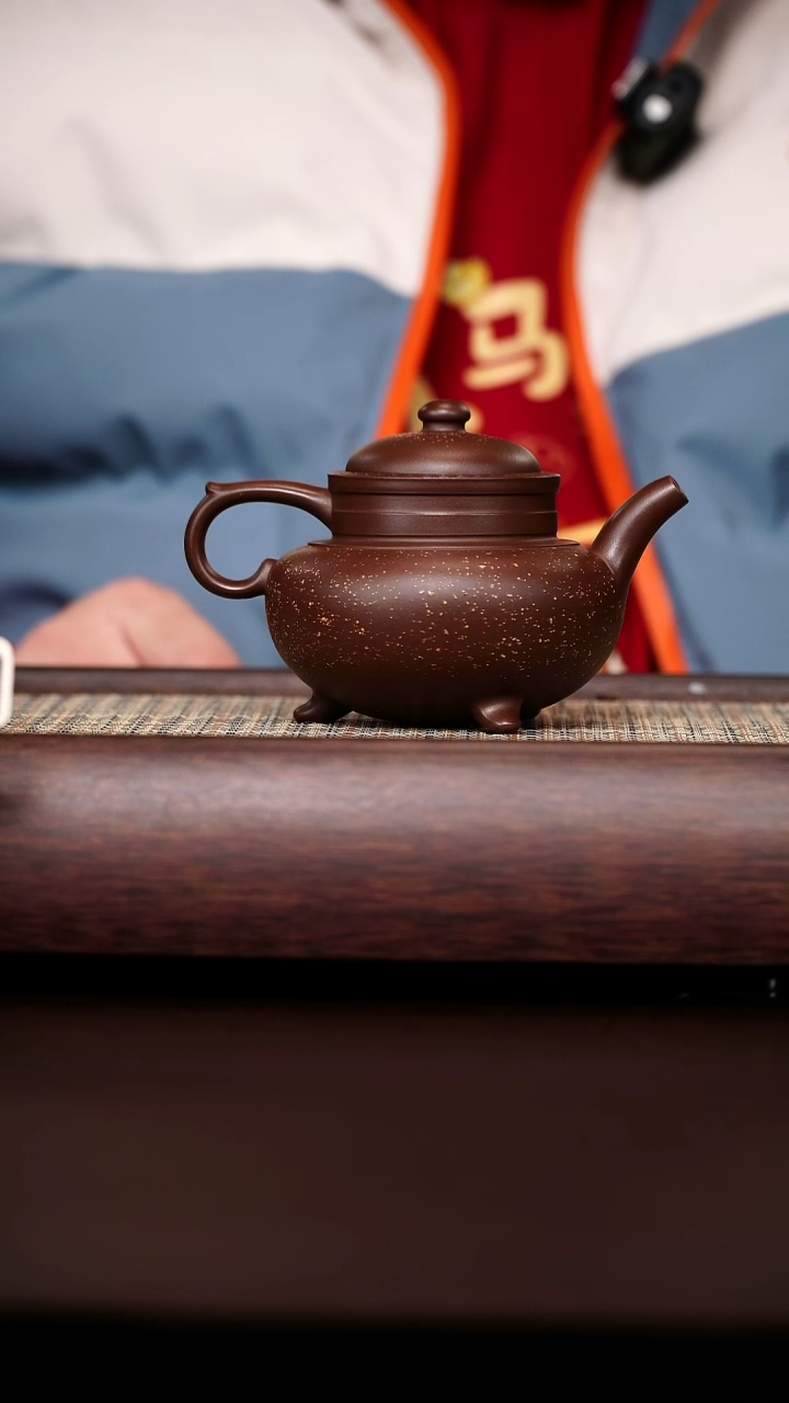 原矿手工紫泥铺砂古卣傲雪180CC