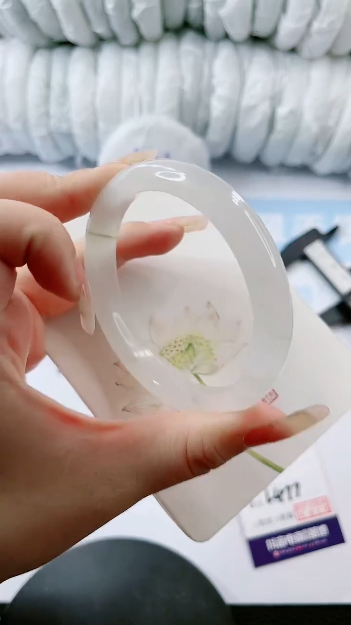 【闪购商品】石英质玉手镯未镶嵌多样性发货L477