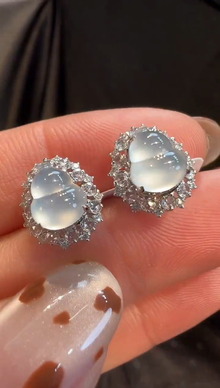 18K金镶嵌翡翠耳饰AL6