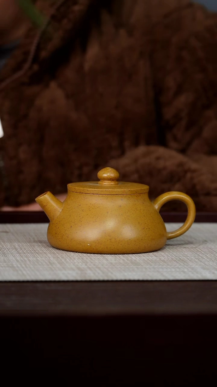 【闪购商品】宜兴原矿紫砂壶茶壶130C