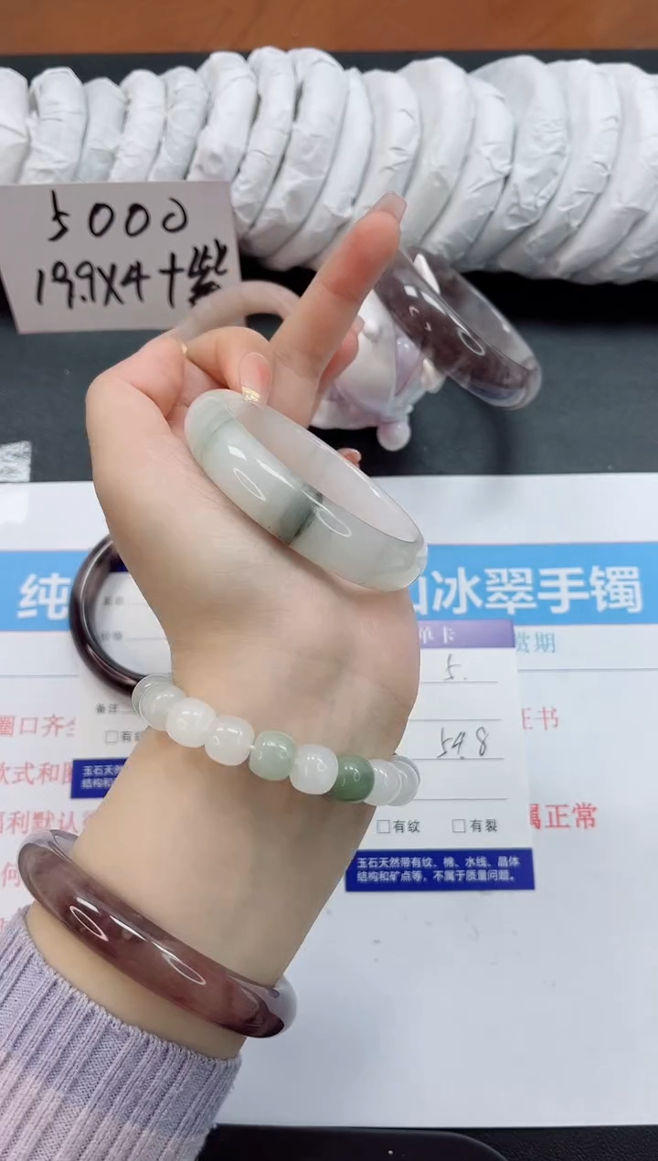 【闪购商品】石英质玉手镯未镶嵌k5-54.8
