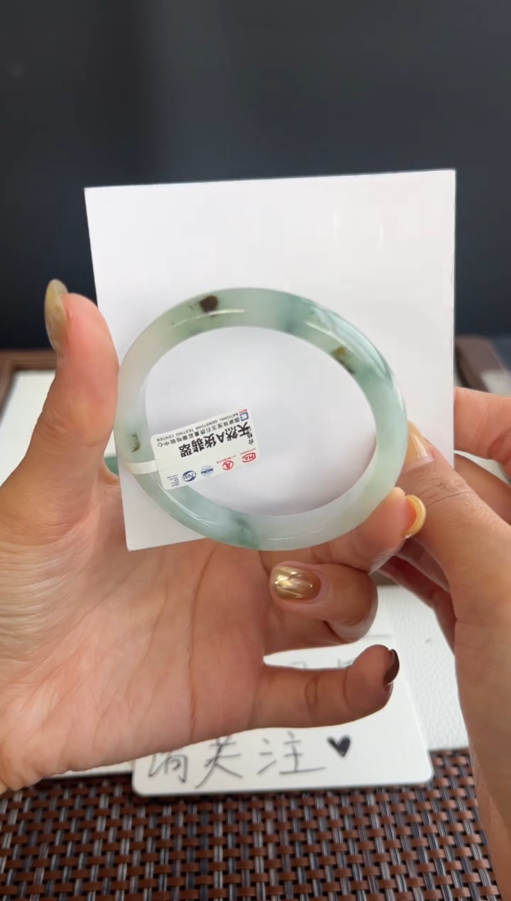 【闪购商品】翡翠手镯未镶嵌49号54.4*9.7*6.5