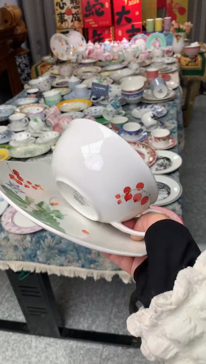 【闪购商品】瓷片陶瓷原单CC919餐具1个