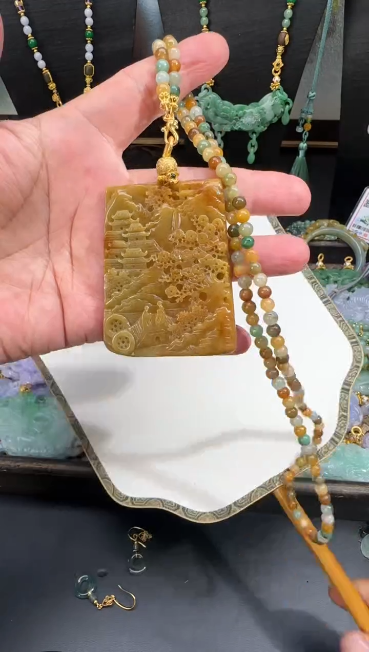 【闪购商品】翡翠未镶嵌颈饰牌子
