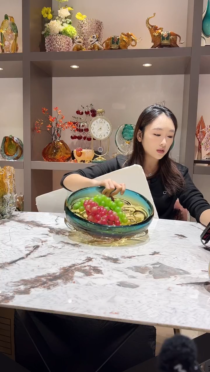 圆形花瓣底琉璃果盘