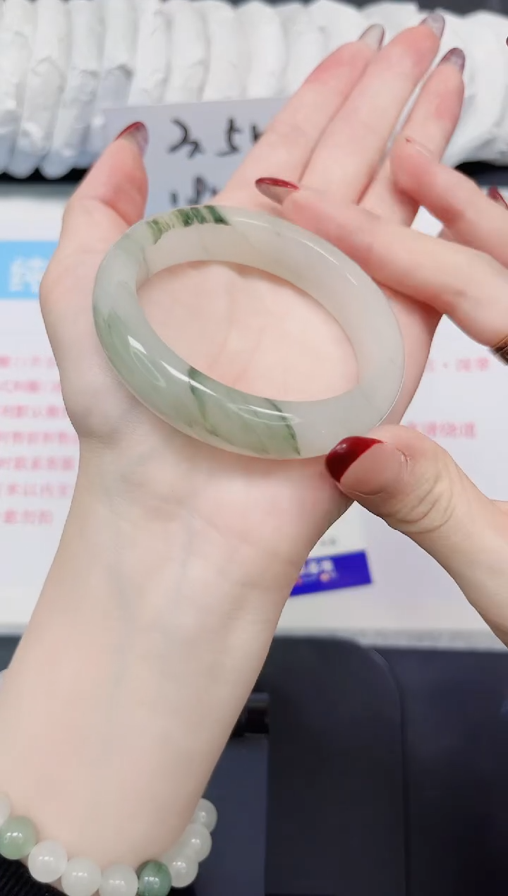 【闪购商品】石英质玉手镯未镶嵌446