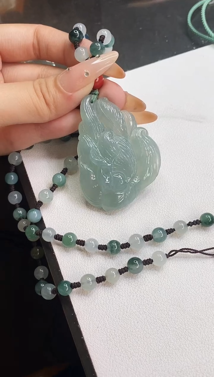 【闪购商品】翡翠颈饰未镶嵌九尾狐