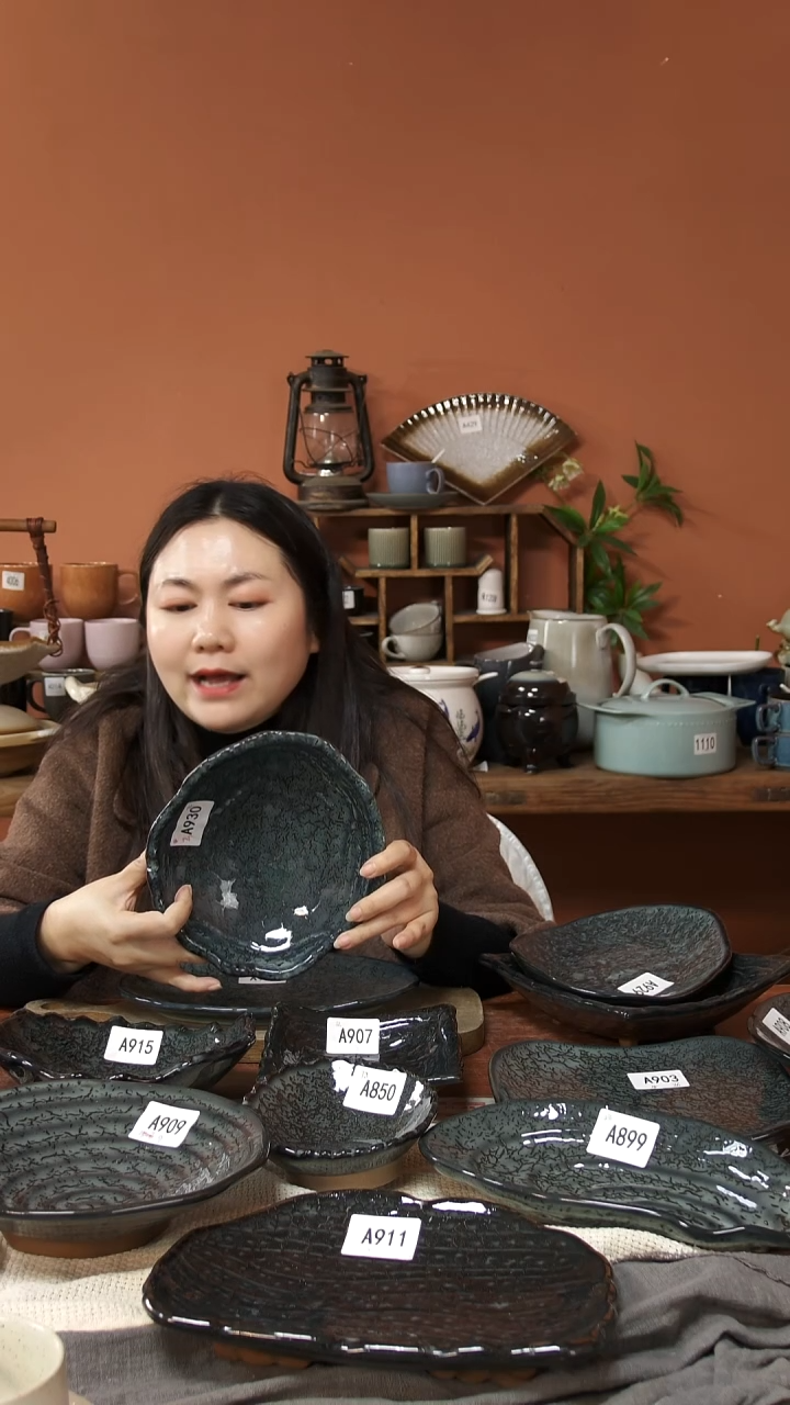 陶瓷A930 一只窑变黑粗陶异形碗20*5.5微瑕