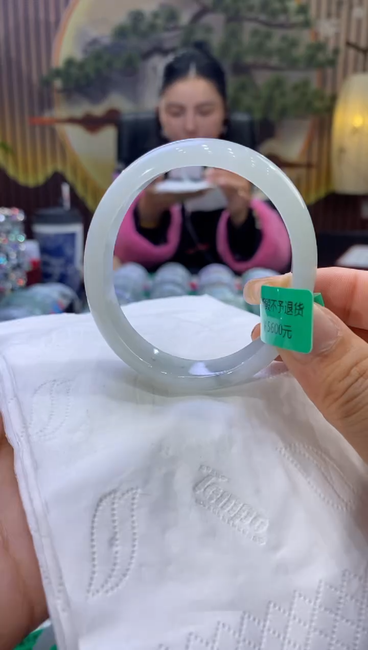 【闪购商品】翡翠手镯未镶嵌多人009580