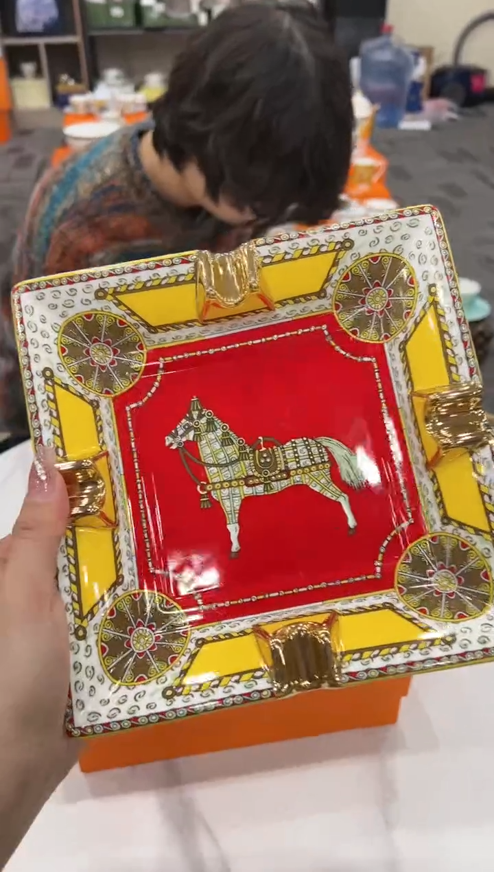 【闪购商品】杯H778--------------