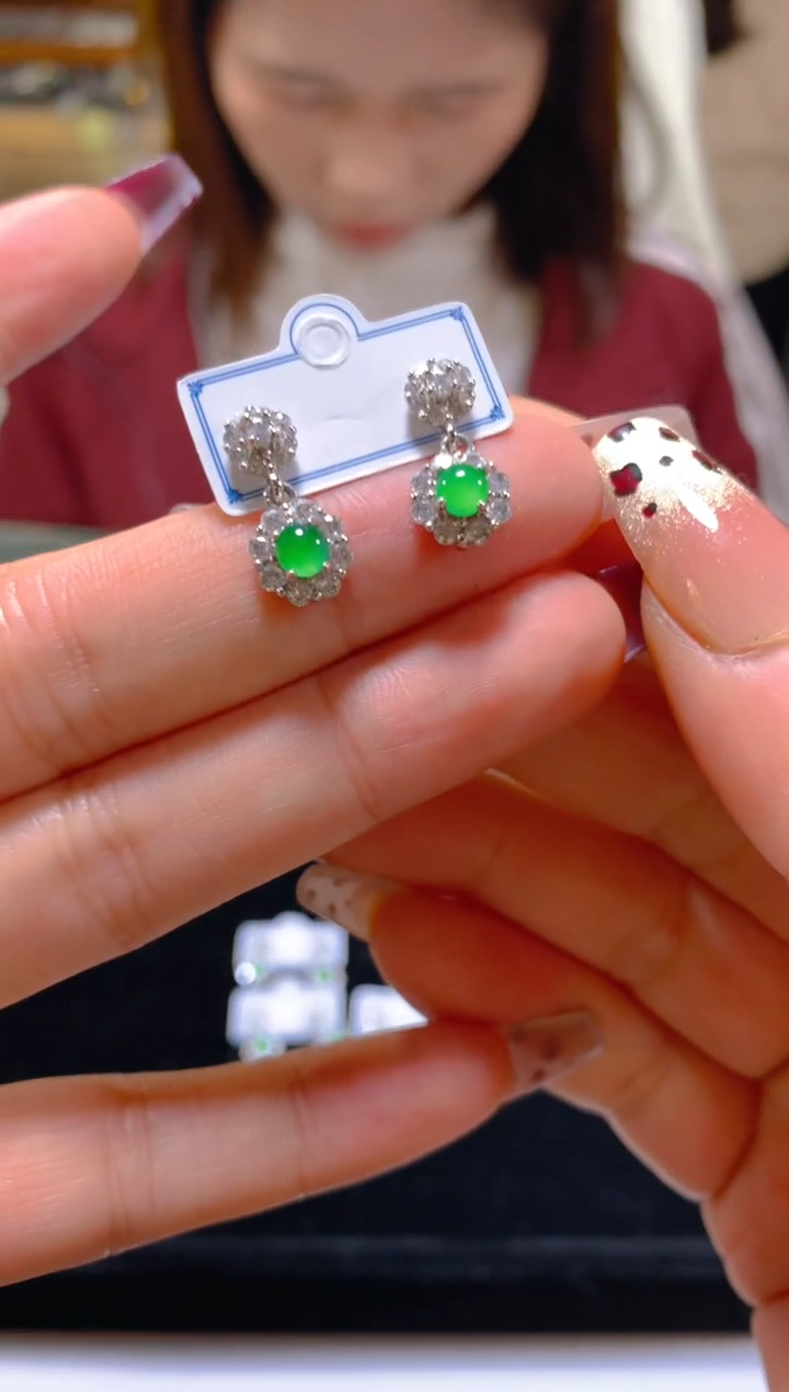 未镶嵌翡翠耳饰多样性发一