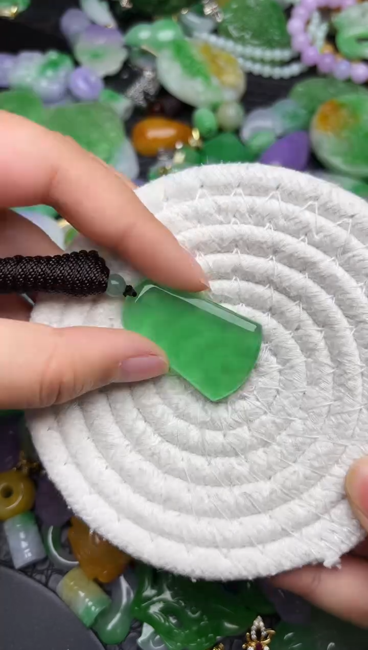 颈饰未镶嵌翡翠朱****a缅甸翡翠吊坠