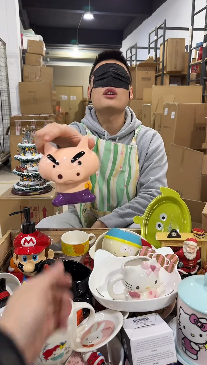 瓷片肥嘟嘟钱罐  