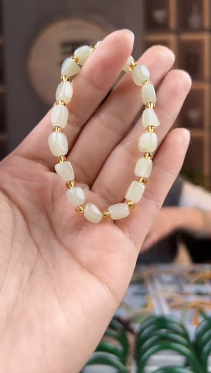 颈饰未镶嵌和田玉拍一发一，拍一发一